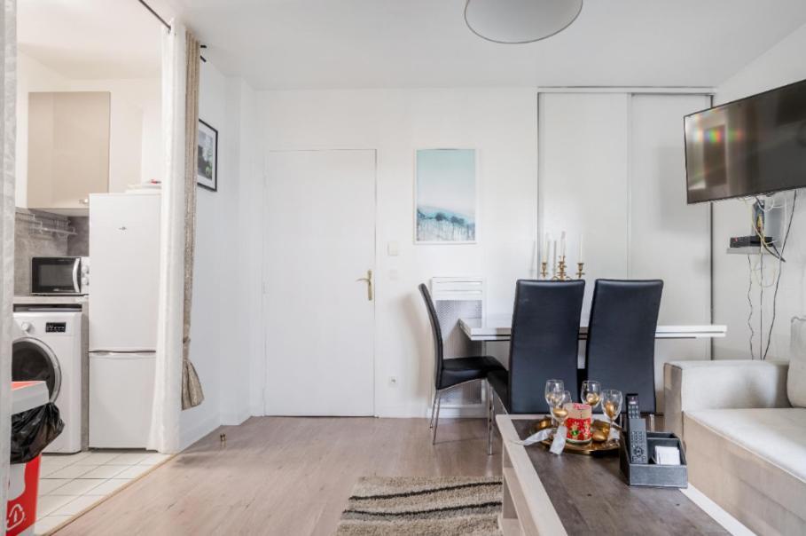 Appartement Spacieux Avec Terrasse Pres De Paris Et Du Stade De France Saint-Denis  Luaran gambar